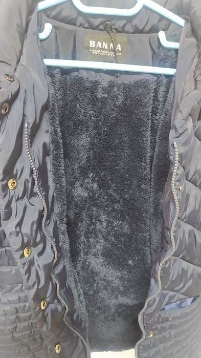 Vand geaca dama Banna, marimea:L 185/88A, bleumarin, stare excelenta