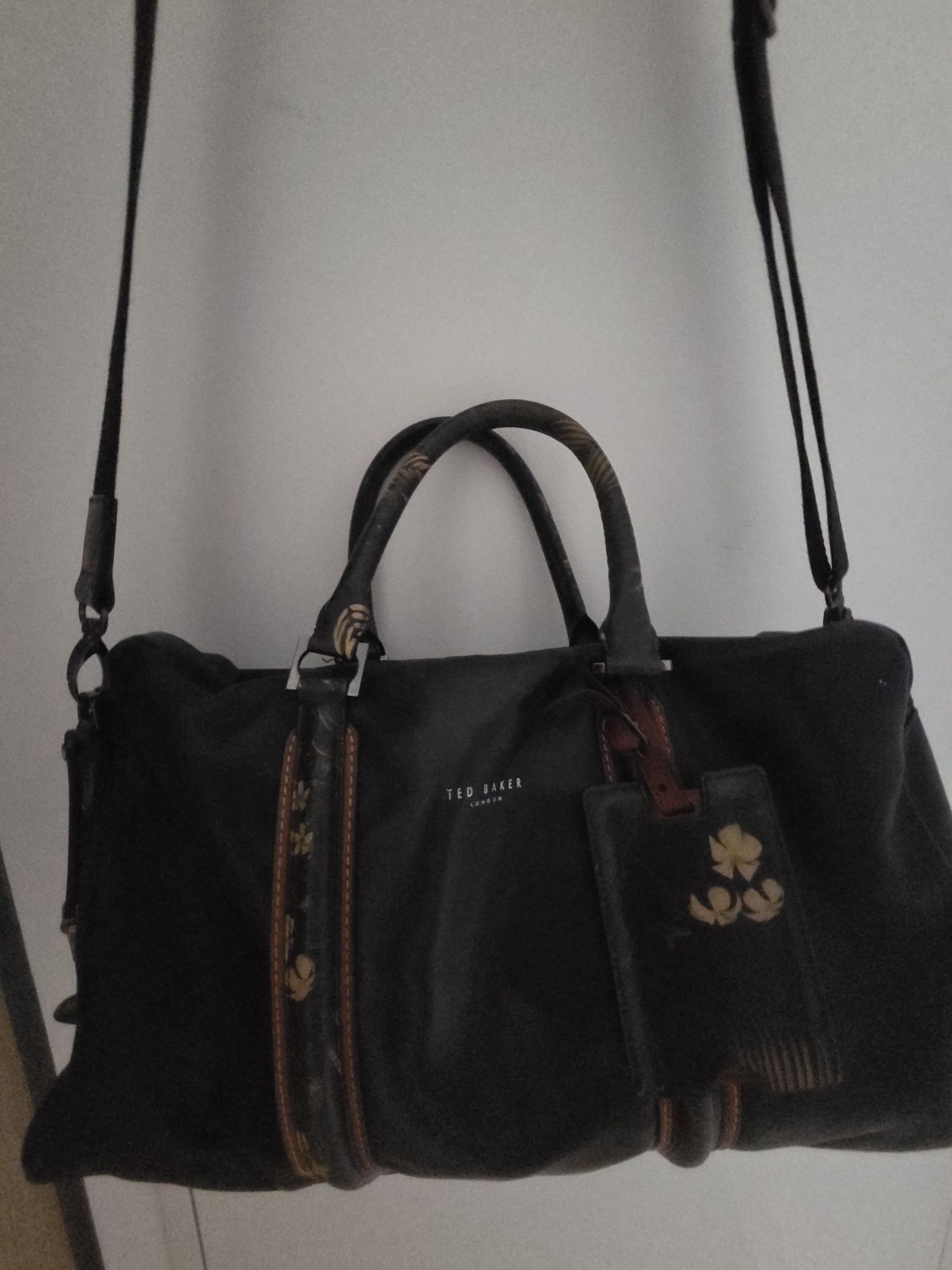 Geanta piele vitel , marca londoneza Ted Baker,premium