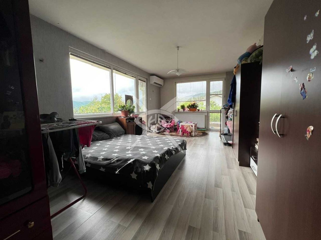 Продава се Къща в с. Панчарево, Област София-град - 880 кв.м за 1035 €/кв.м - Снимка #1