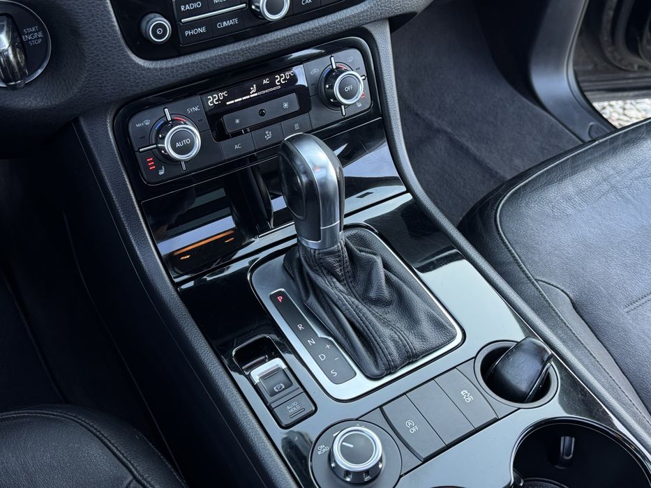 Vw touareg 2012 3.0//245cp