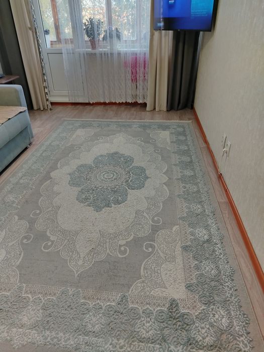 Продам ковёр хорошим состояний