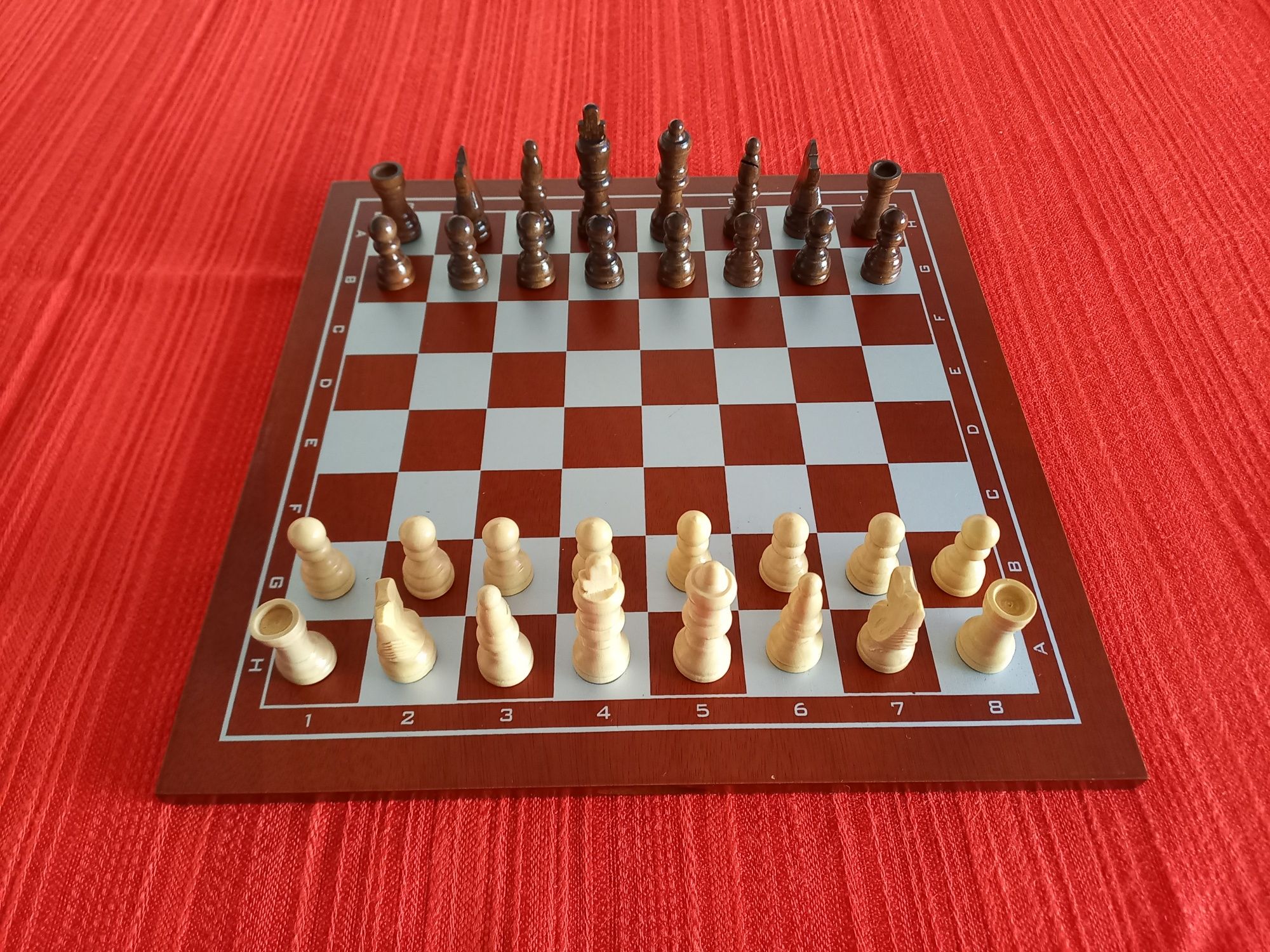 Дървени шах и табла плюс барбут в една кутия