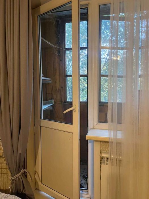 Продаю 1 ком. квартиру. 19 микрорайон, 3 этаж, не угловая.