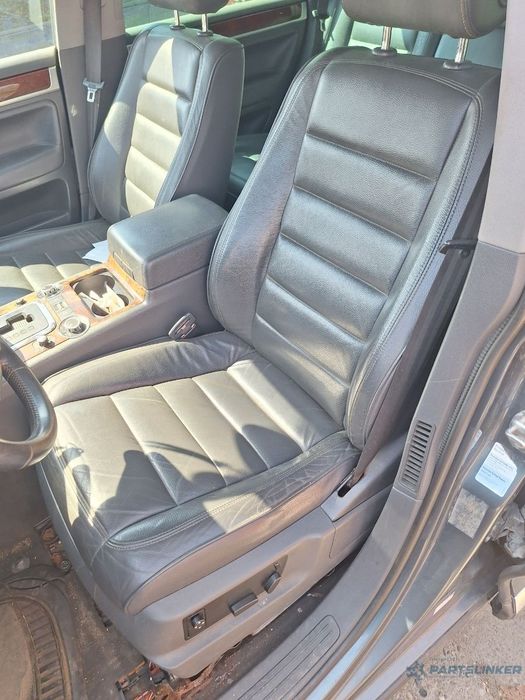 Scaun fata, sofer electric incalzit piele VOLKSWAGEN TOUAREG 7LA, 7L6, 7L7 2002 - 2013 7L6881805CE / 8E0881157K