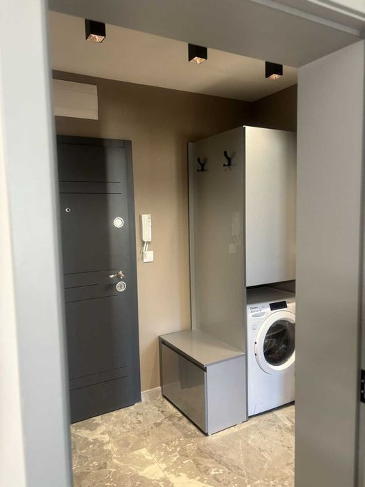 Двустаен апартамент в Остромила