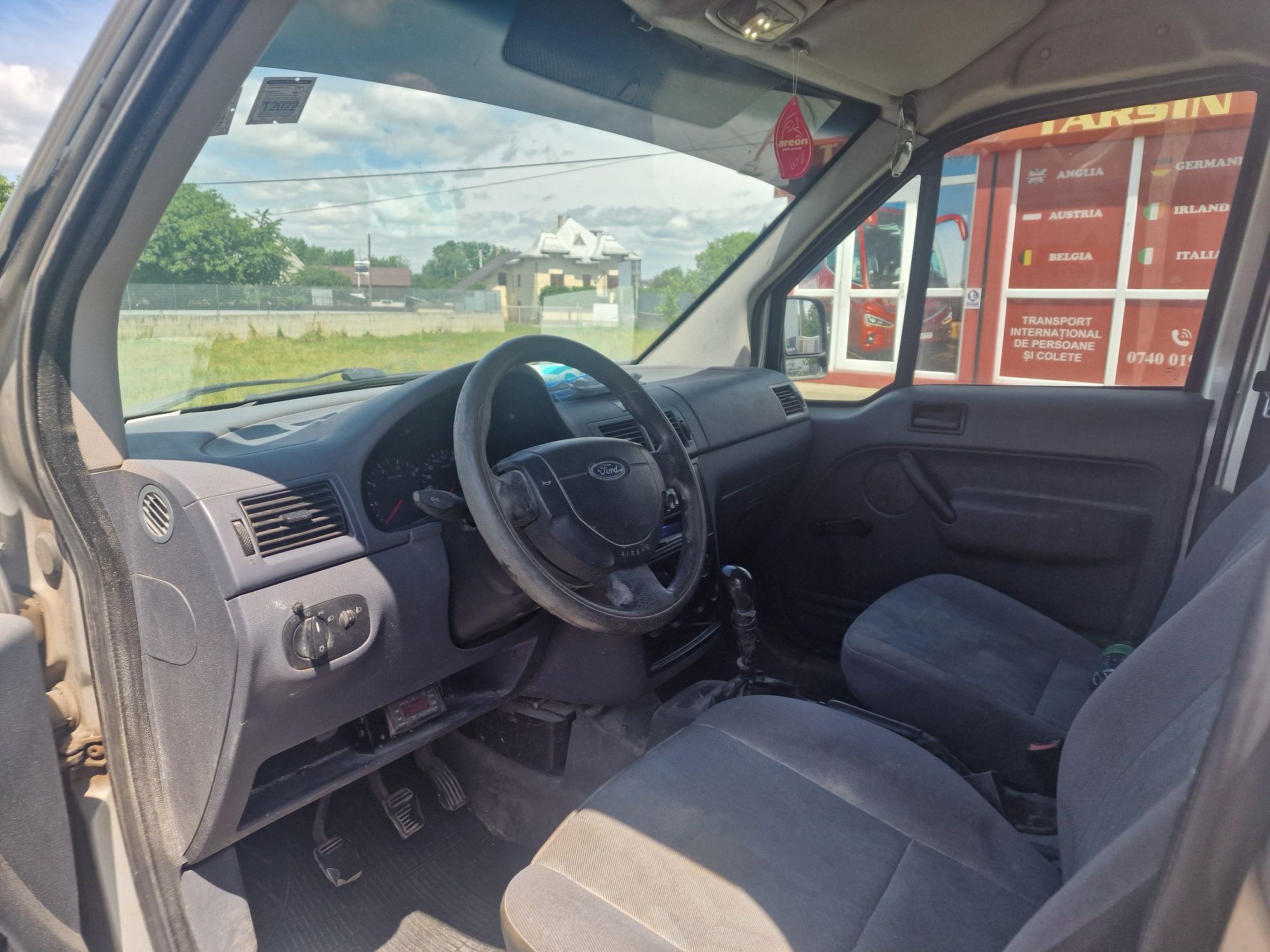 Vând Ford Tranzit Connect