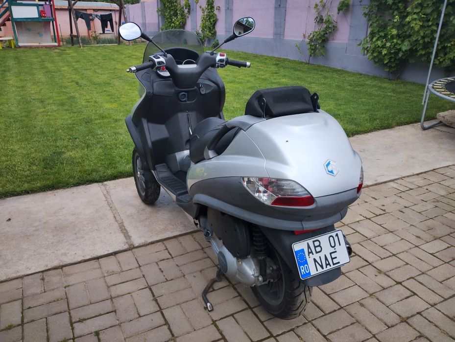 Scuter Piaggio MP3 2008
