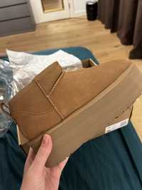 Ghete UGG classic mini II