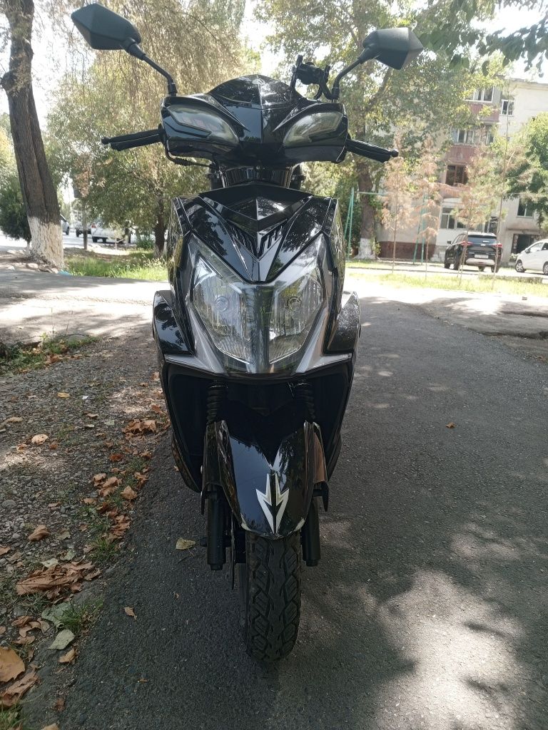 Skuter sotiladi, Benzoskuter 125 kubli.