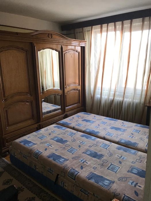 Inchiriez apartament