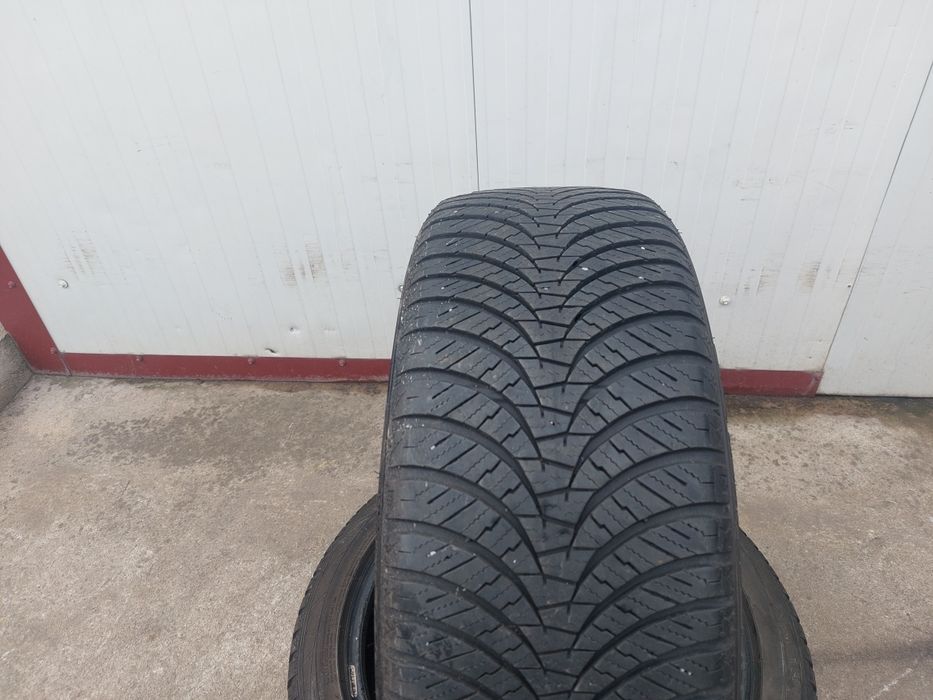 150 lei bucata! Doua anvelope ALLSEASONS 225 45 18 Falken! 7 mm