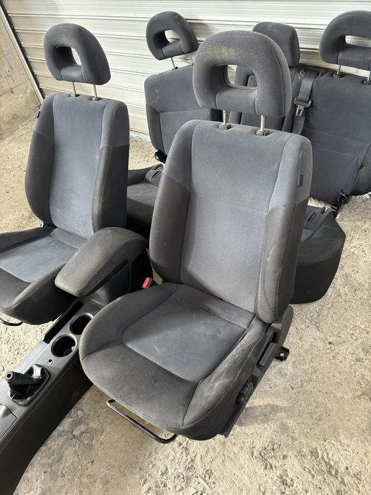 Mitsubishi Outlander 1  седалки салон