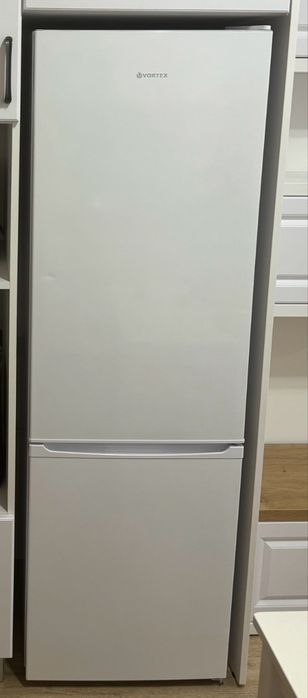 Vând combina frigorifica Vortex