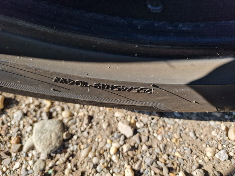 Anvelope 255/45R19 marca Hankook, DOT 2022,6 mm