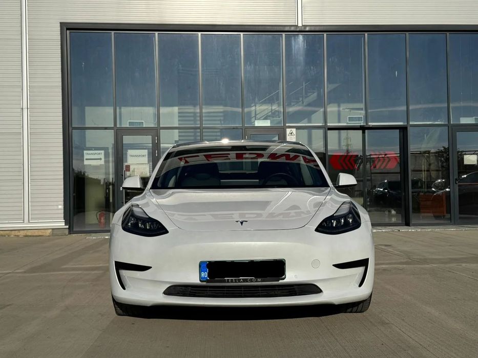 Tesla Model 3 Primul proprietar