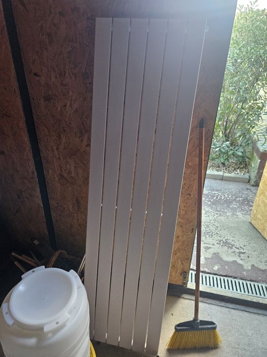 calorifer nou vertical   si hotă whirlpool