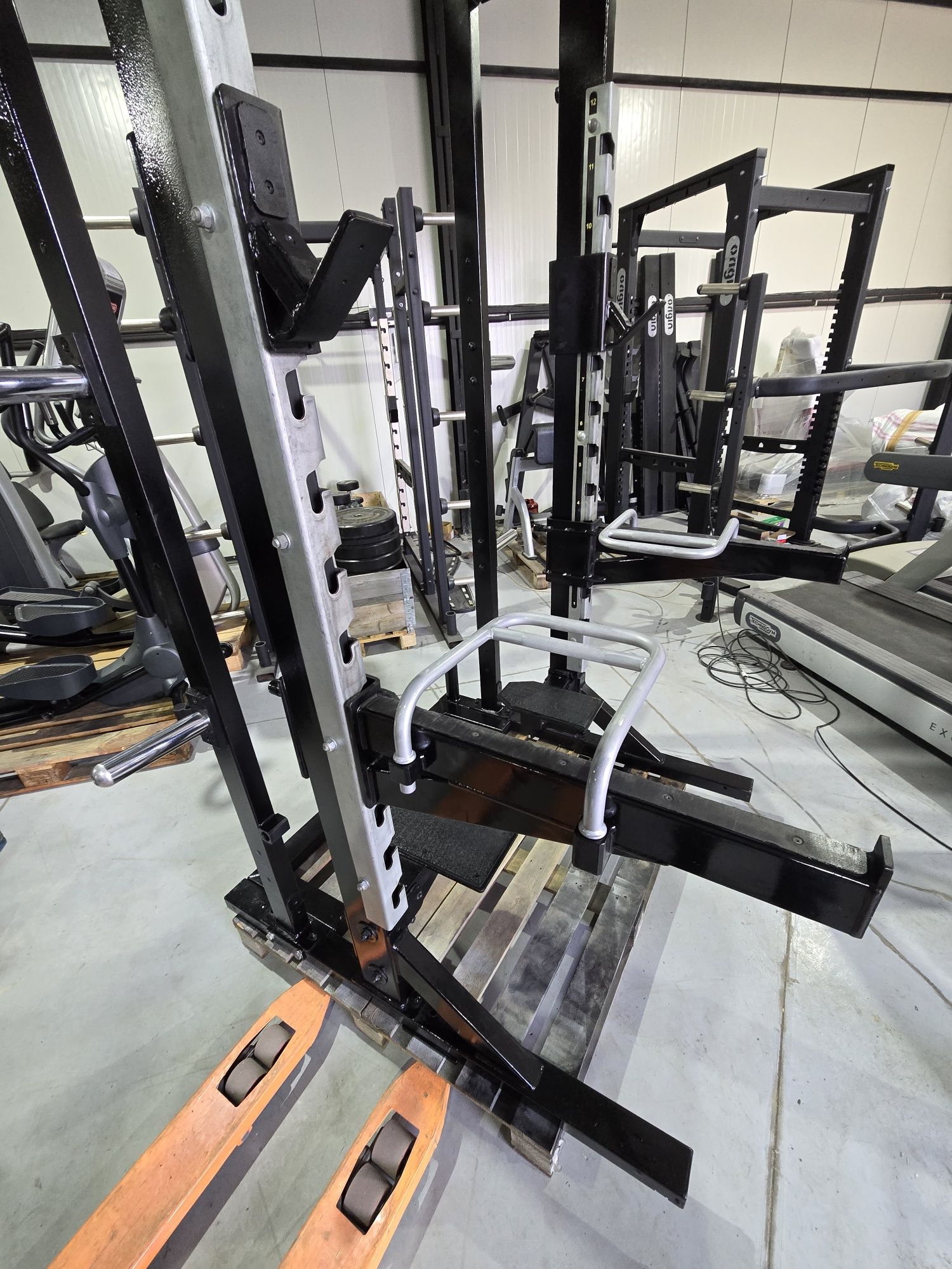 Technogym техноджим half rack клеткаа клек професионална рециклирана
