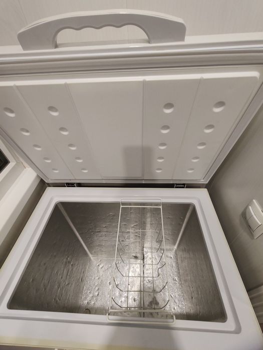 Продам морозильную камеру