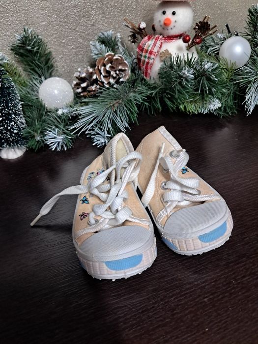 Vand papuci second-hand