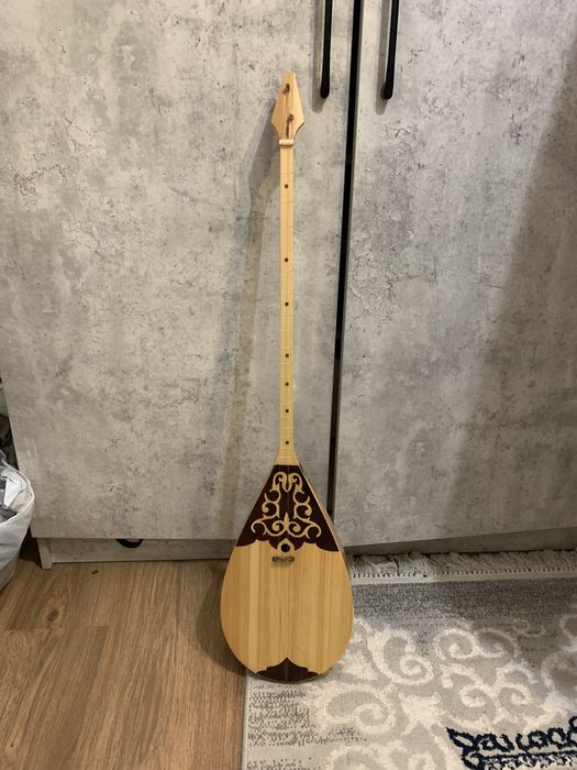 Продам домбру/ домбыра