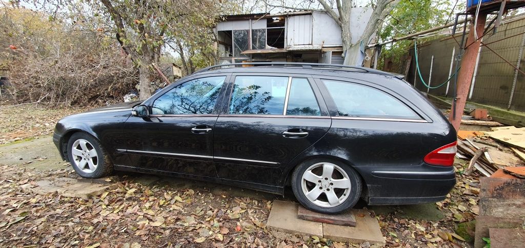 Dezmembrez mercedes w211 facelift 2.7