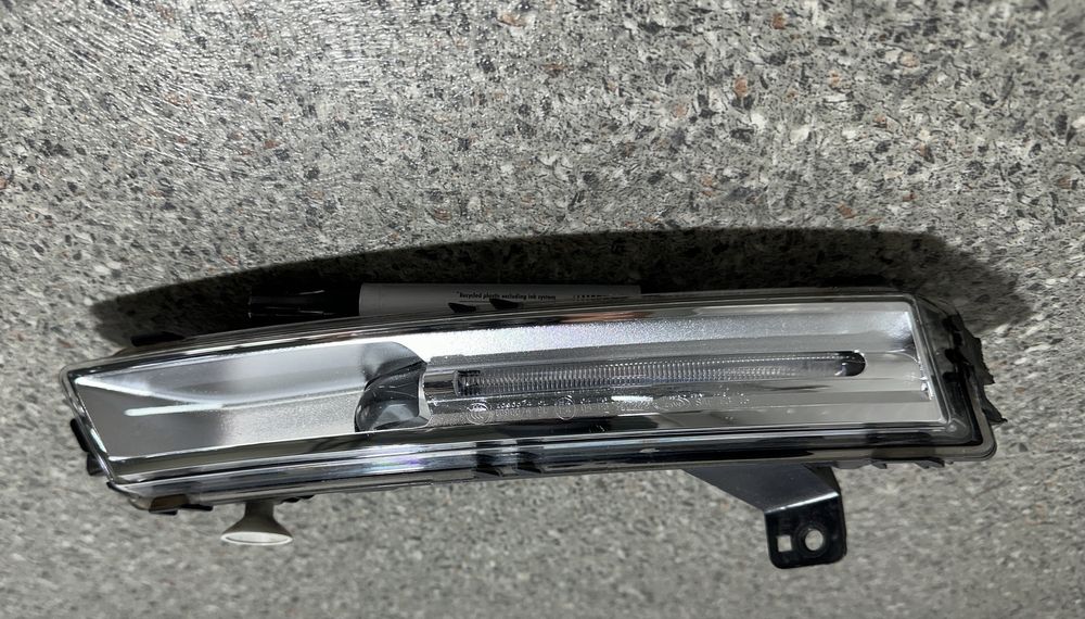 Proiector stânga Jaguar F Pace