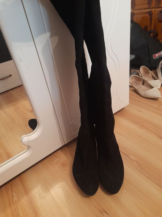 Cizme cu toc pana la genunchi