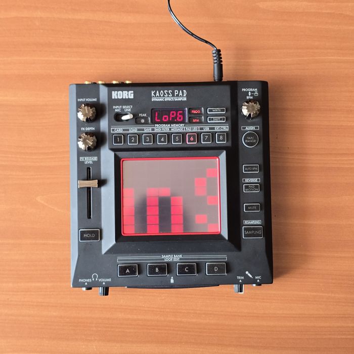 Korg Kaoss Pad KP3 sampler sintetizator muzical