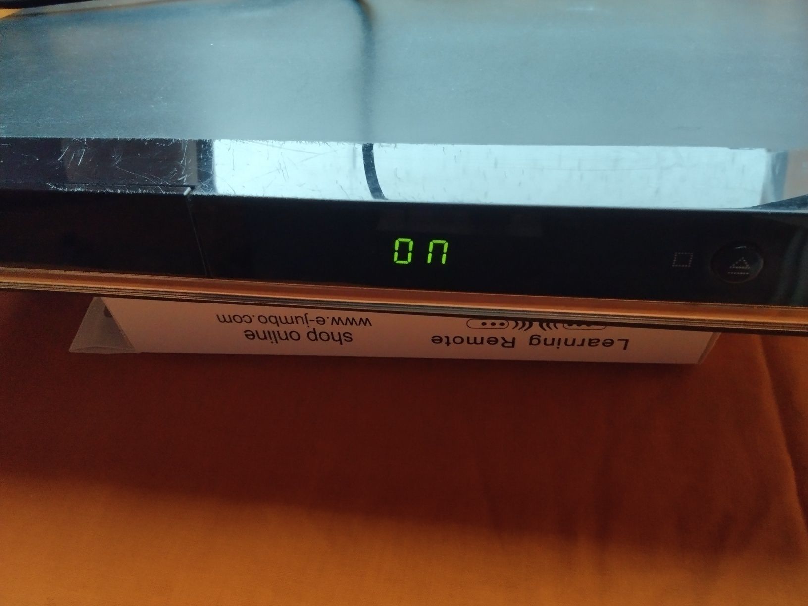 страхотен оригинален DVD PLAYER SAMSUNG с дистанционно управление