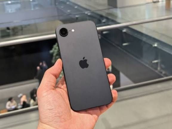 iPhone 16e новый обмен