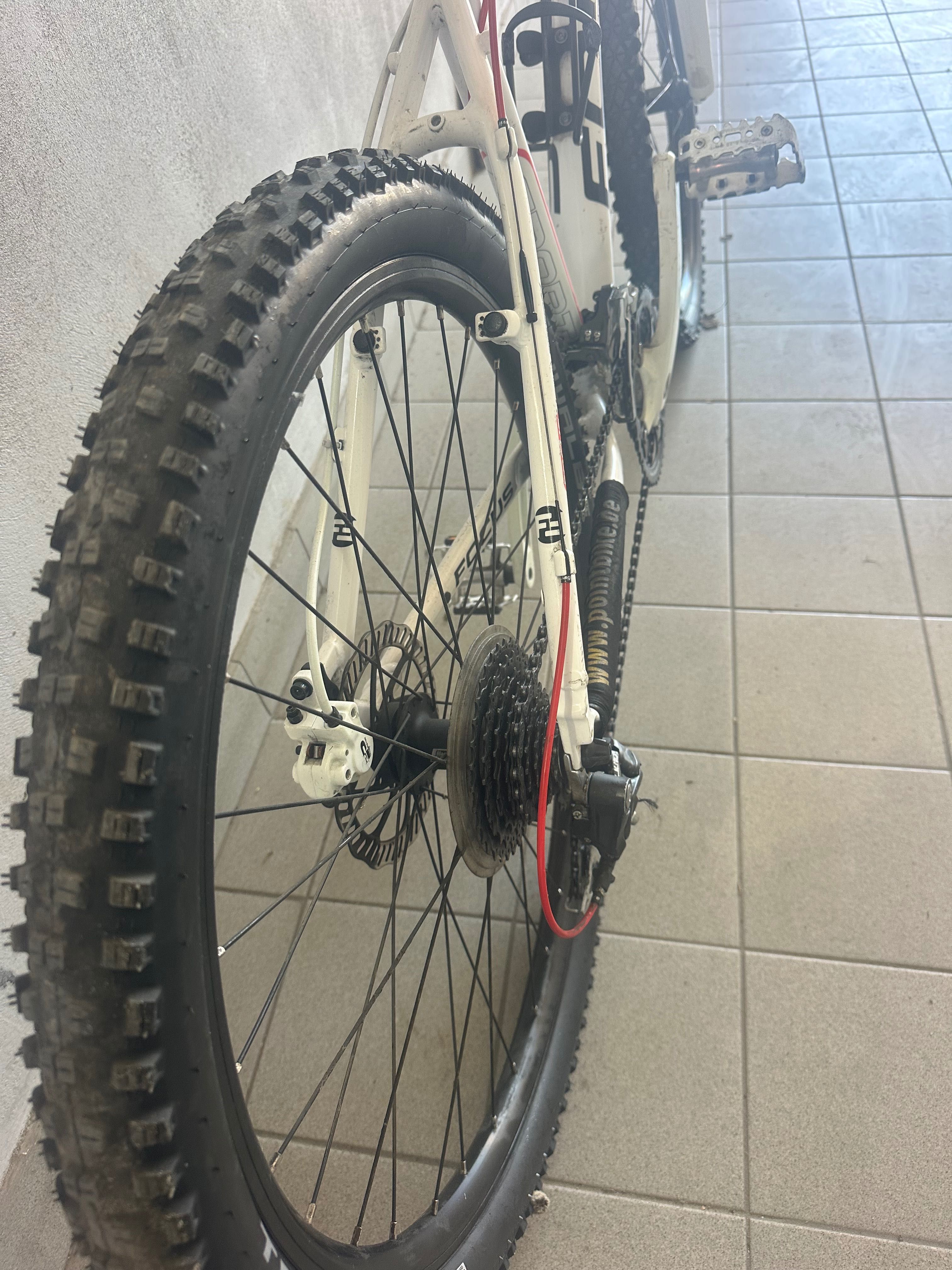 Vând bicicletă FOCUS