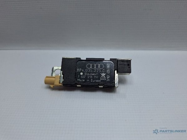 Amplificator antena AUDI A3 II Sportback (8PA) [ 2004 - 2015 ] TDI 16V (BKD, CBAB, CFFB, CLJA) 103KW|140HP OEM 8P4035225C