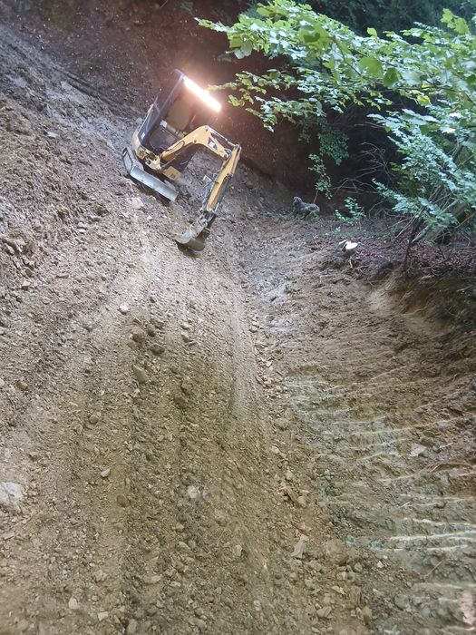 De inchiriat excavator