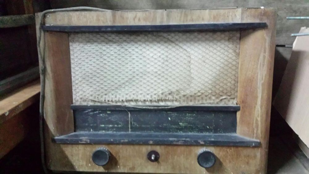 Много стар радиоапарат