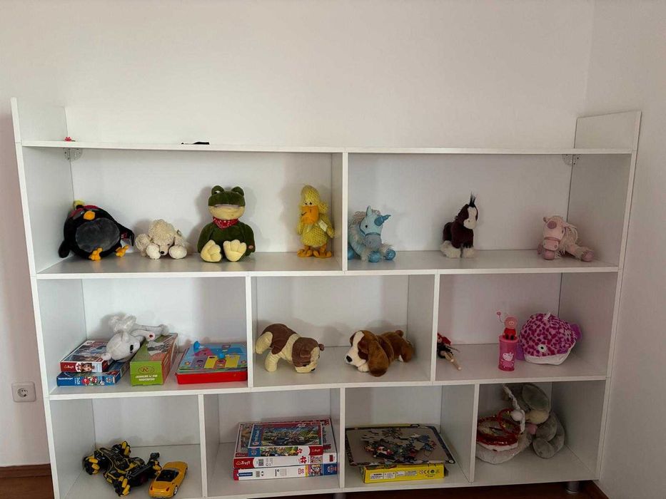 Dulapuri compartimentate pentru birou/camera copilului