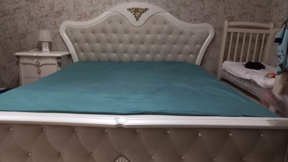 Кровать двухспальная