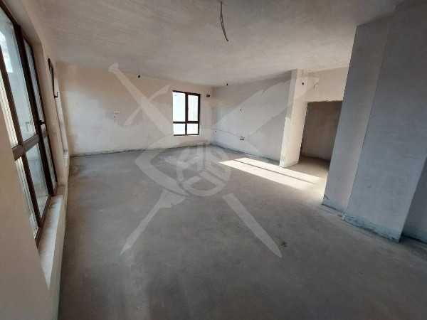 Продава се Четиристаен апартамент в Пловдив, Христо Смирненски - 219 кв.м за 776 €/кв.м - Снимка #1