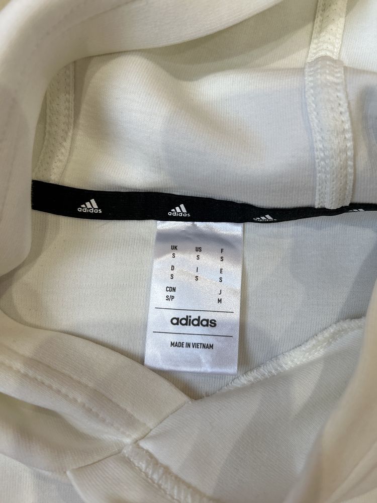 Чисто ново худи  на ADIDAS