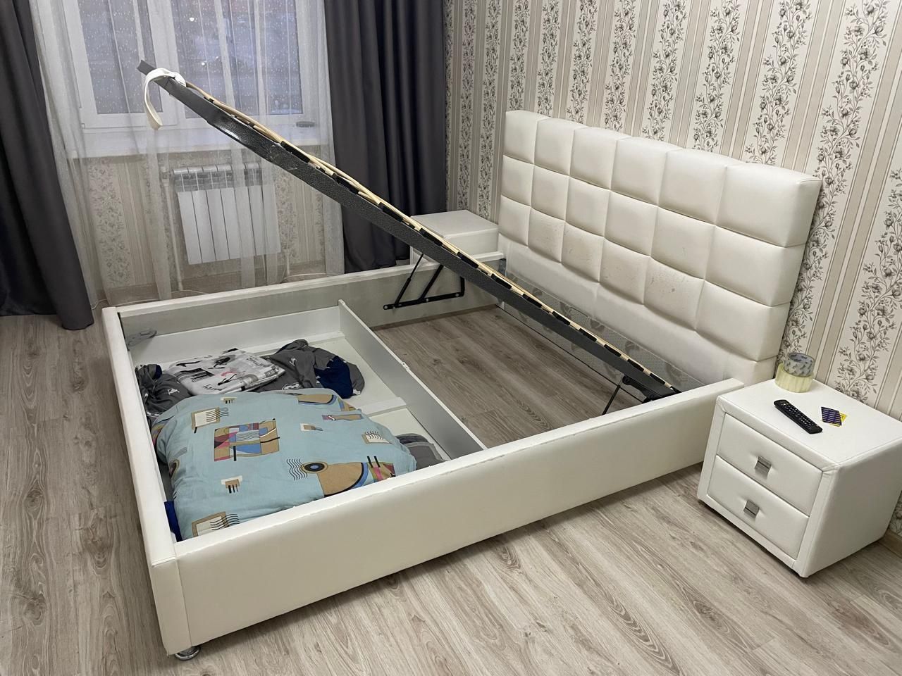 Кровать двуспальная