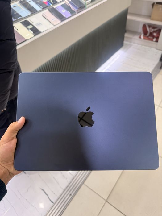 Mackbook Air M3 100%