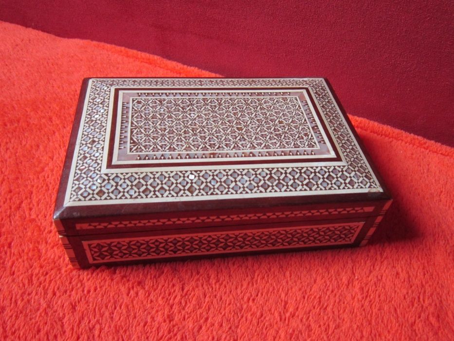 cadou rar cutie lemn mozaic Mother of Pearl vintage handmade Egipt'60