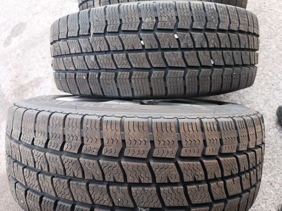 Зимни гуми  215/60/17 VREDESTEIN M+S DOT:1922 с лети джанти от VW T5
