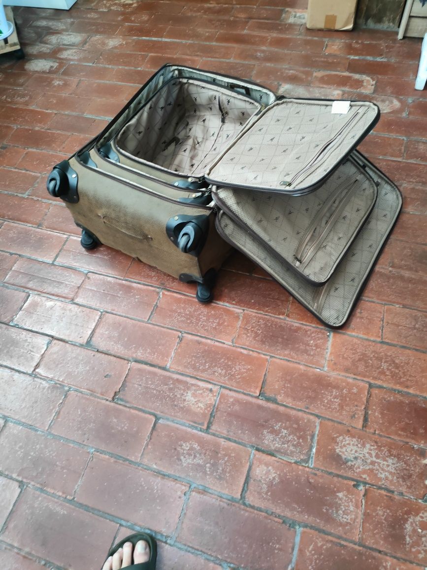 Vând set trolere Kangool stare buna maro transport gratuit!