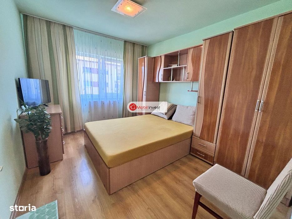 Apartament 3 camere, 2 bai, etaj intermediar – Zona Cetate-Mercur