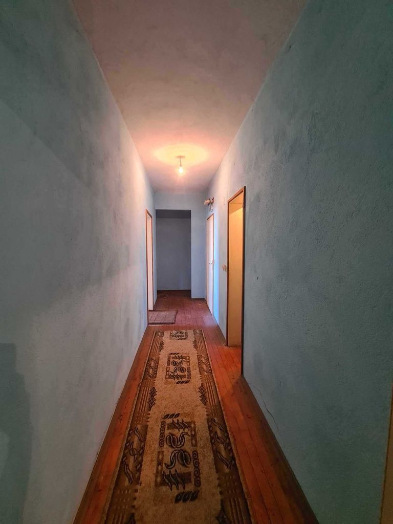 Продава се Тристаен апартамент в Хасково, Македонски - 96 кв.м за 665 €/кв.м - Снимка #2