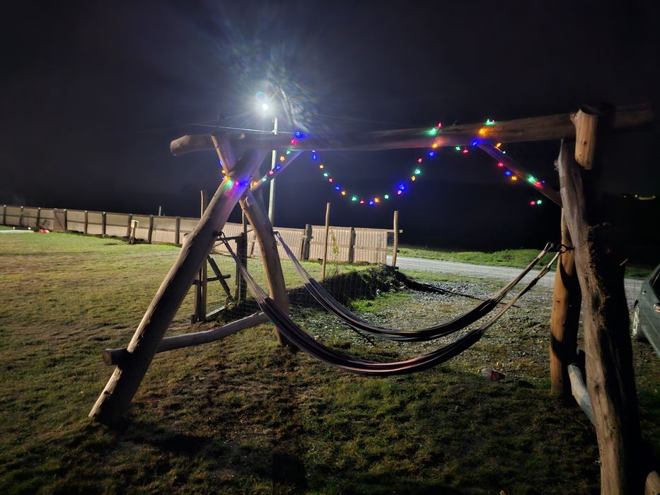 Vând balansoar  din lemn