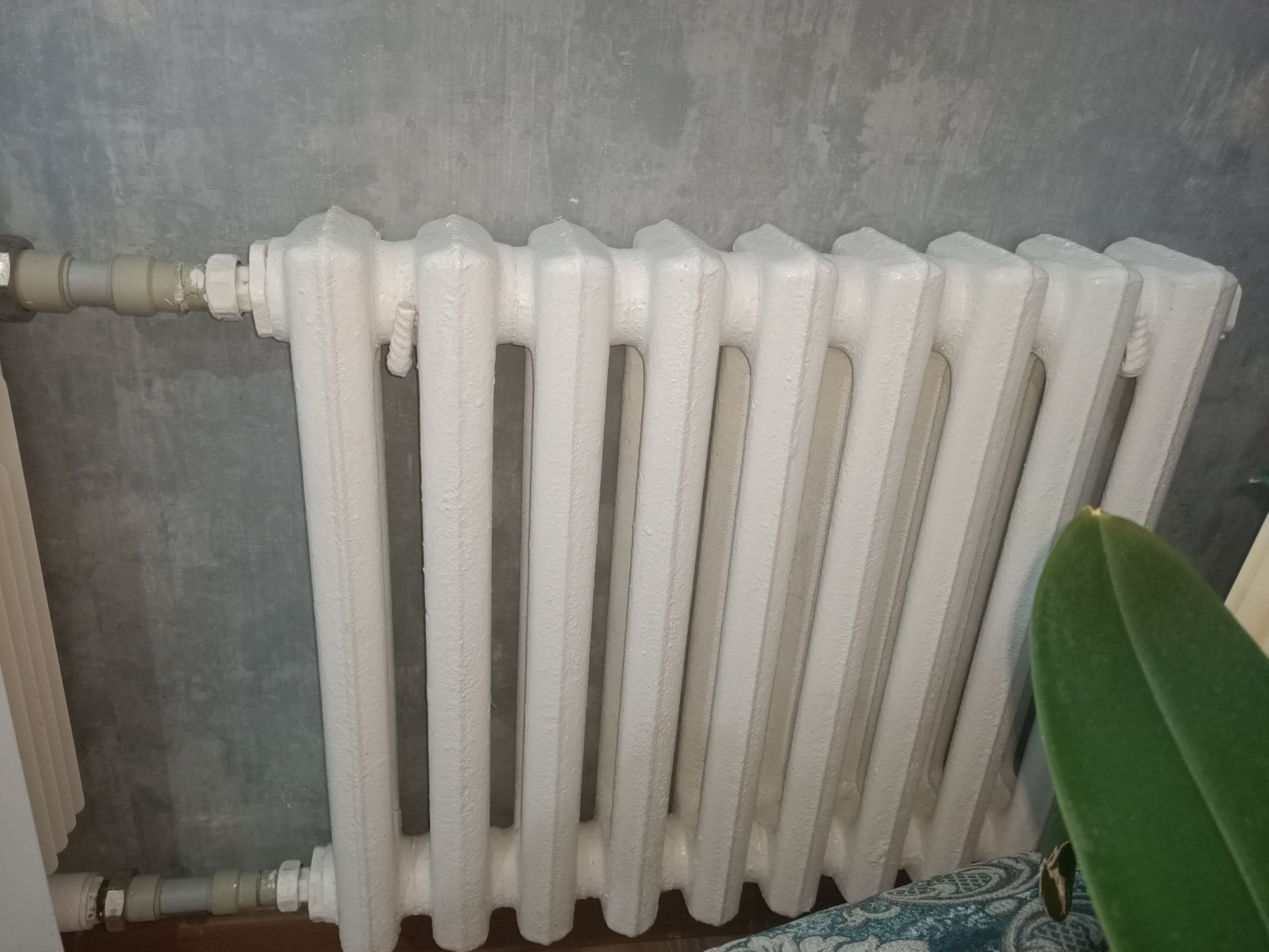 Продам 2 батареи чугунные