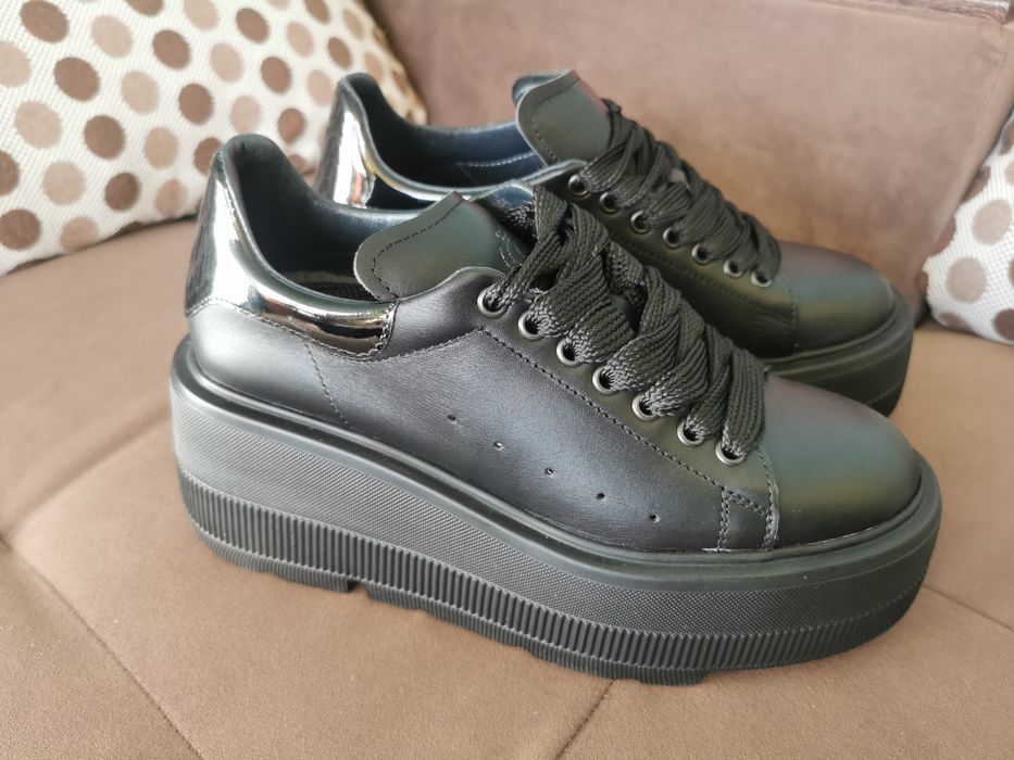 Черни кецове на платформа естествена кожа