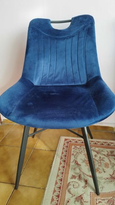 Трапезен стол в синьо, метална конструкция