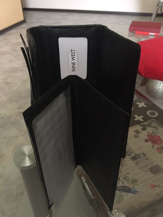 Дамски портфейл